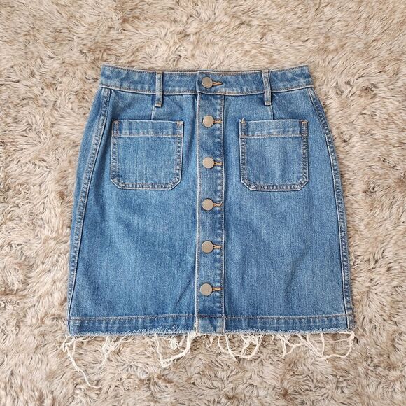 Loft Outlet Raw Hem Denim Button Front Retro Mini Skirt Light Wash Size 00P - Picture 1 of 8